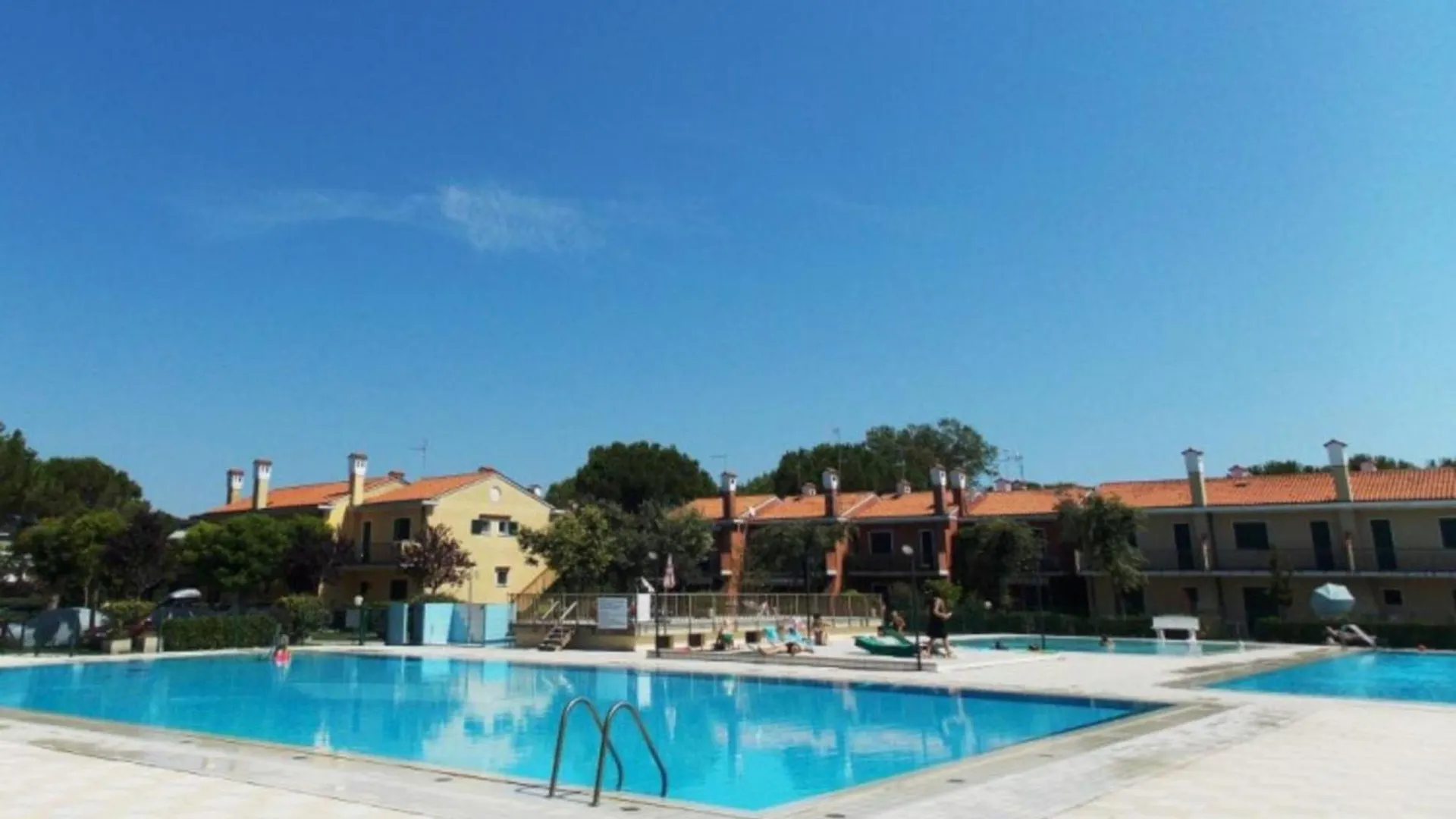 公寓 Private Garden And 3 Shared Pools In Bibione 4 You 意大利